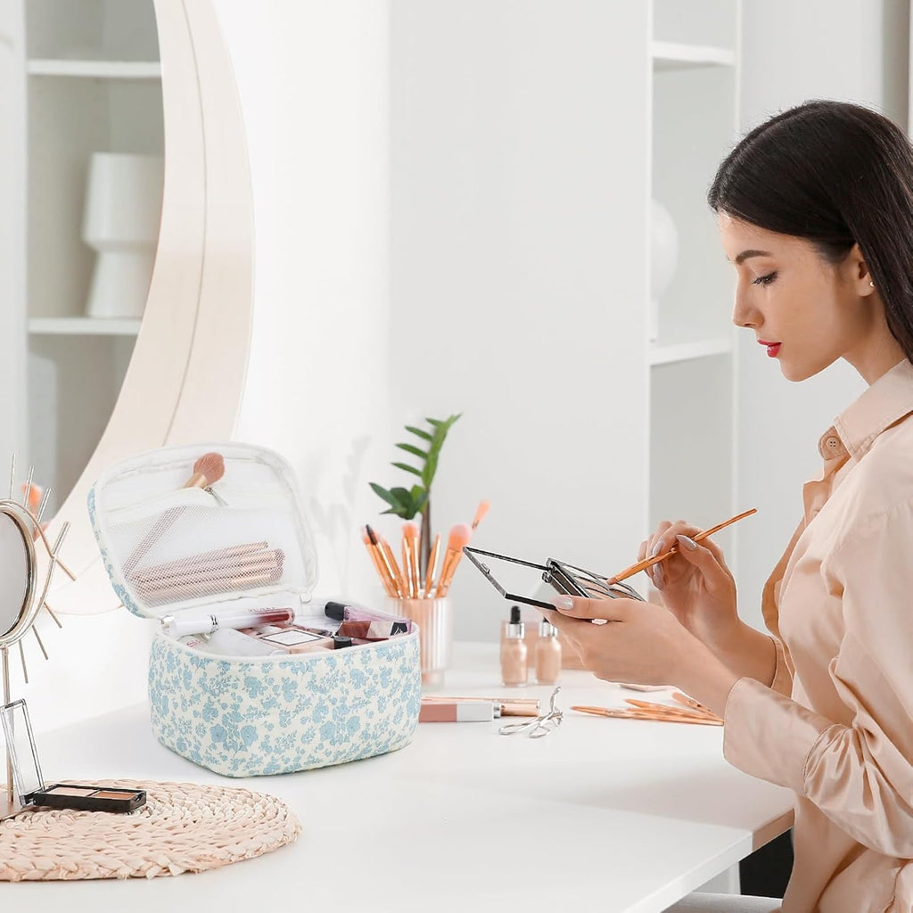 Prite Large Makeup Bag Cute Cosmetic Bag for Women Floral Coquette Aesthetic Toiletry Bag Travel Make Up Organizer Bag(Blue Flower)